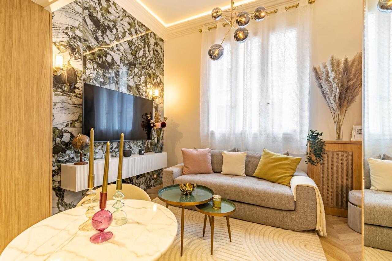 Le Studio Des Champs Elysees Paris Luaran gambar